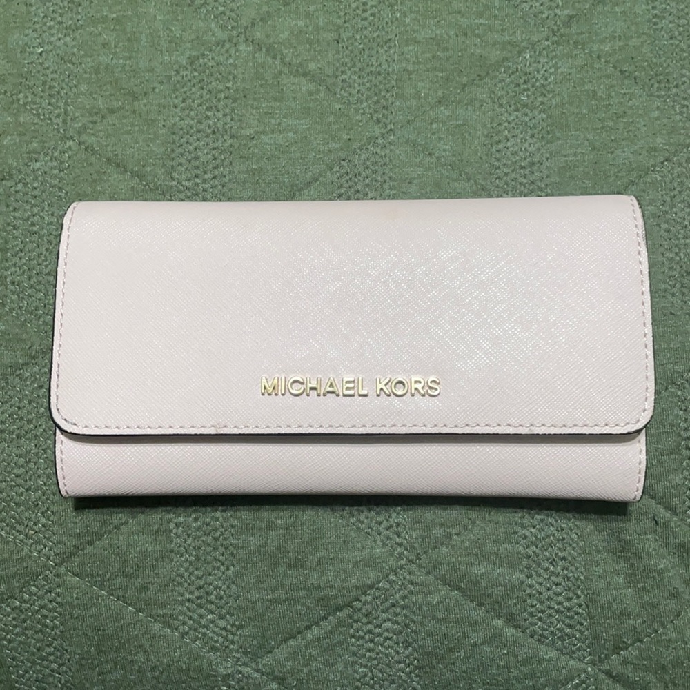 Micheal Kors trifold wallet